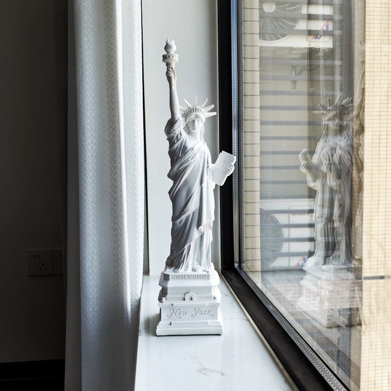 Statue of Liberty Model Desk A - Office Furniture York recension och pris